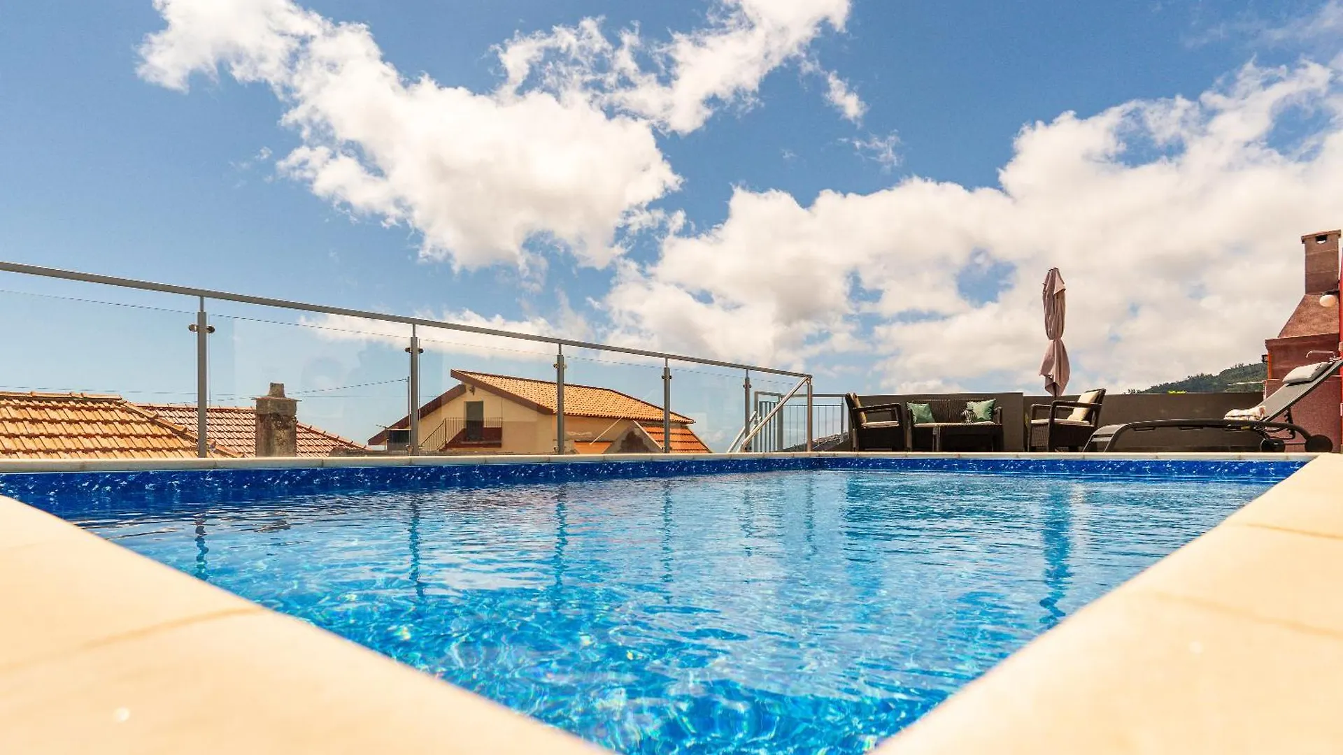 Roraima House - Private Pool & Garden Villa Calheta  0*, Calheta (Madeira)