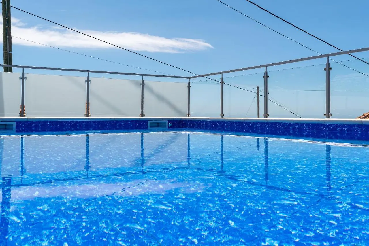 Villa Roraima House - Private Pool & Garden à Calheta  Hébergement de vacances Calheta (Madeira)